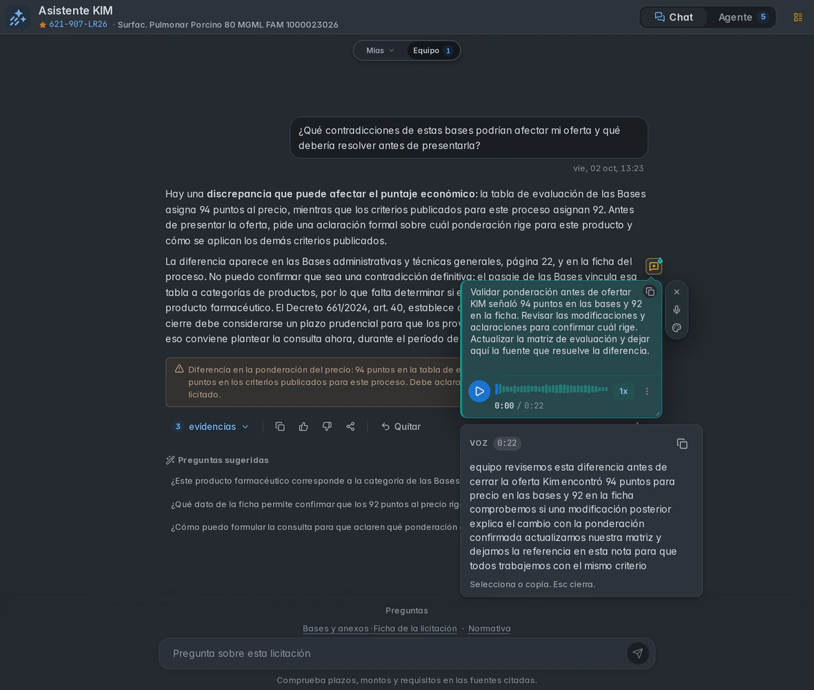 Vista Equipo de KIM con la consulta compartida de 621-907-LR26; el usuario mantiene abierta su nota personal y la transcripción.